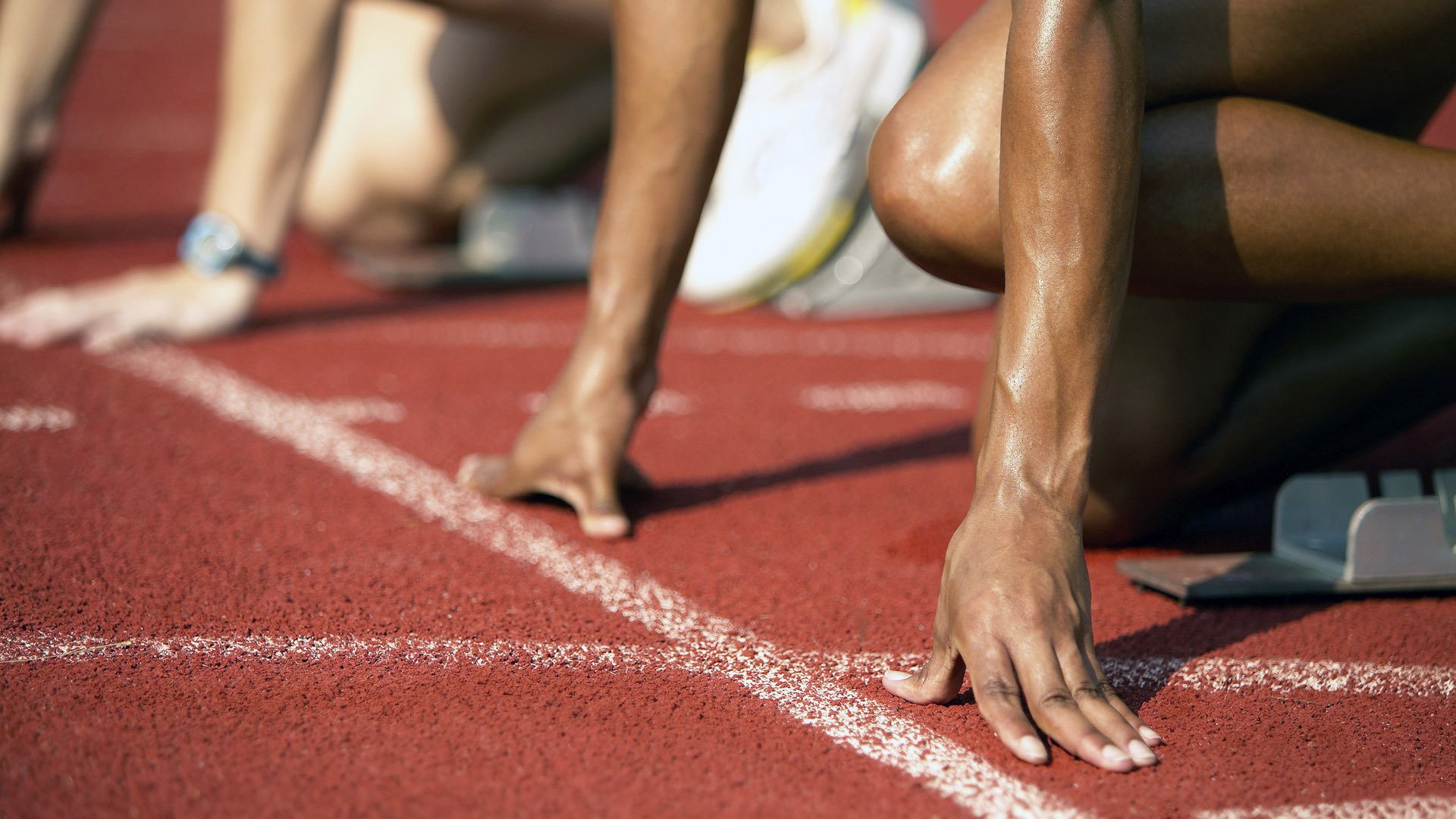 夜间马拉松试点成功，城市夜跑文化兴起，夜间跑马怎么回事